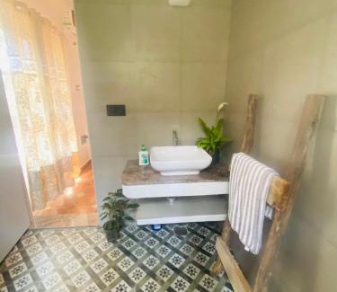 Vanelim Apartment | Studio Apartment jungle view 2minutes drive to the beach