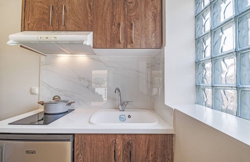 Perigiali Apartment | Studio Apartment 'K and A 3' with Balcony, Wi-Fi and Air Conditioning