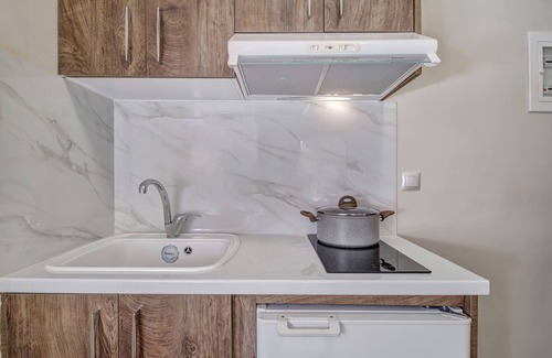 Perigiali Apartment | Studio Apartment 'K and A 2' with Balcony, Wi-Fi and Air Conditioning