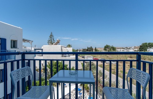 Paros Apartment | Studio Apartment 'Livadia Seaside Studios 12' with Shared Terrace, Wi-Fi and Air Conditioning