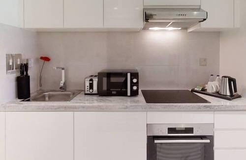 Al Mankhool Apartment | Studio Apartment Near Al Maya Supermarket By Luxury Bookings