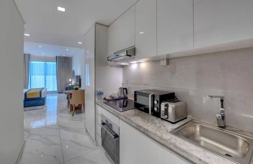Al Mankhool Apartment | Studio Apartment Near Sharaf Dg Metro By E R