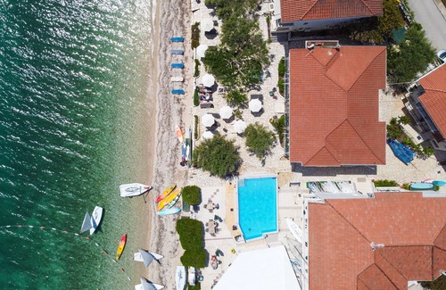 Nikiana Apartment | Studio Apartment "Nikiana Club - Studio 1" with Mountain View, Shared Pool & Wi-Fi
