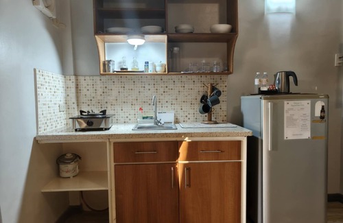 Puerto Galera Apartment | studio apartment with ocean views and swimming pool .n