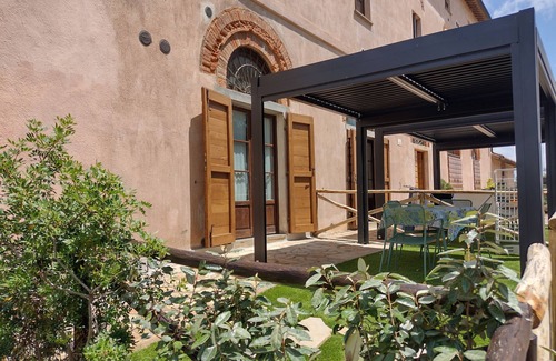 Riotorto Apartment | Studio Apartment "Pianosa" with Sea View, Garden, Wi-Fi & Shared Pool