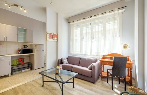 Gambetta Apartment | Studio Apartment 'Residence Les Palombes' with Wi-Fi and Air Conditioning