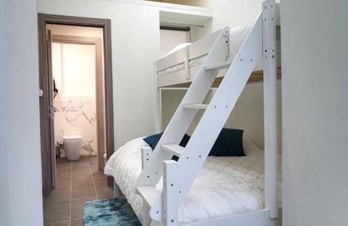 Parella Apartment | Studio Apartment "Romeo e Pepita" with Wi-Fi & A/C