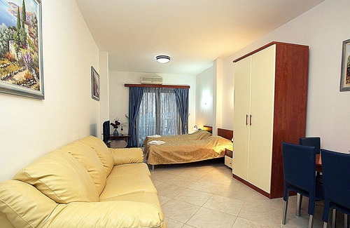 Rafajlovici Apartment | Studio Apartment With Sea View