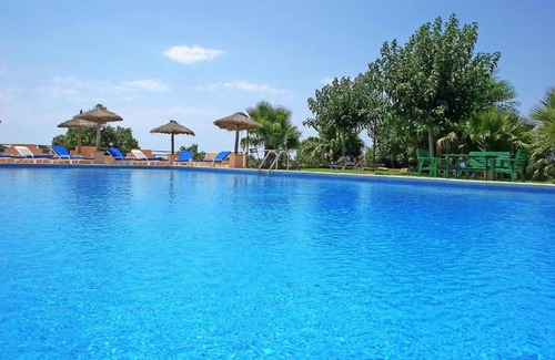Son Antem Apartment | Studio Apartment with Mountain View & Shared Pool