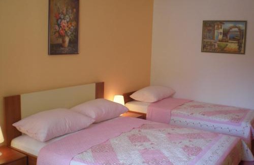 Zelenka Apartment | Studio Apartments Marija with private parking