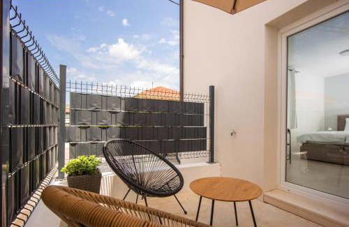 Trogir Apartment | Studio apartments Yucca, 2-min to the beach and 5 to Trogir