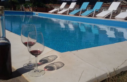Campiglia Marittima Apartment | Studio 'Appartamento Stelle' with Shared Pool, Shared Garden and Wi-Fi