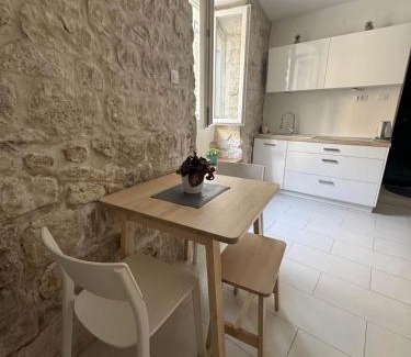 Rab House | Studio Appartment & Rooms Old Town