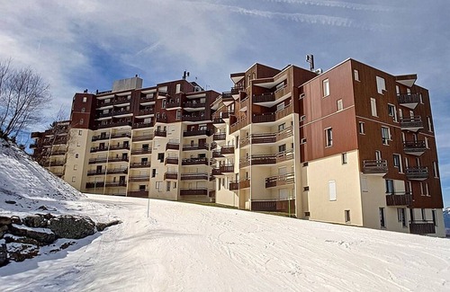Prapoutel Apartment | Studio at the foot of the slopes with TV, elevator, and ski locker