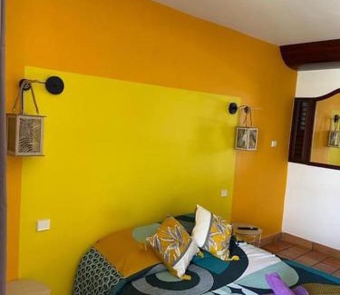 Tartane Apartment | Studio au soleil levant, avec piscine