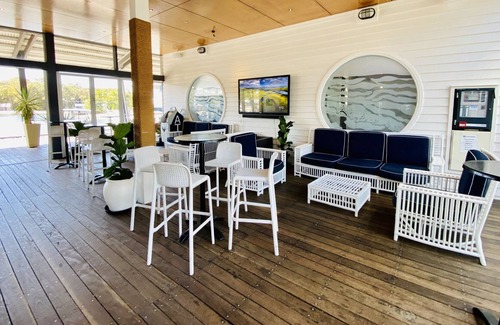 Gold Coast Apartment | STUDIO APARTMENT – COURAN COVE - THE PERFECT ISLAND ESCAPE AWAITS YOU