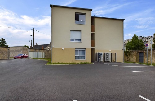 Bourges Apartment | Studio-avec Parking-Ensuite with Shower
