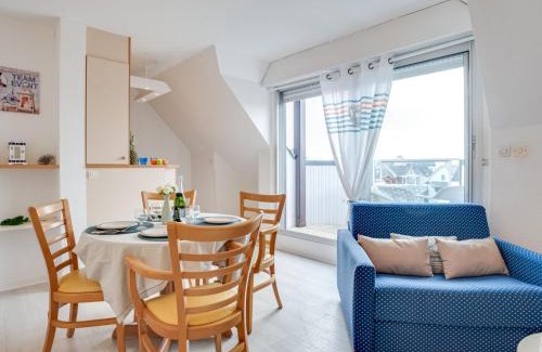 Carnac Apartment | Studio Bleue Océane by Interhome