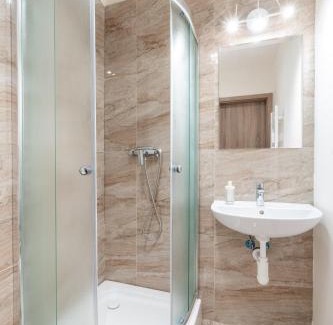 Palmovka Apartment | Studio brand new apartment #28 in new building with free parking in city center