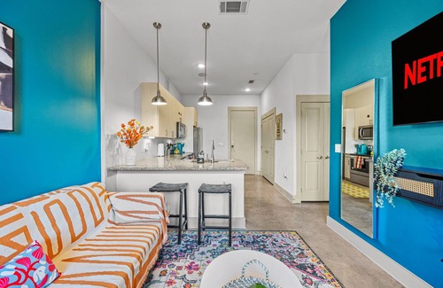 Fort Worth Apartment | Studio by TCU, Stockyards & Zoo - Pool, Parking & Gym
