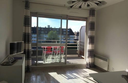 Houlgate Apartment | STUDIO Cabin 2 adults and 2 children age <= 14 years old (ID required
