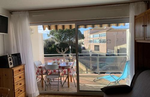 Le Grau-dʼAgde Apartment | Studio Cabine à 100m de la Plage, Terrasse, Proche Commerces - 4 Couchages - FR-1-423-215