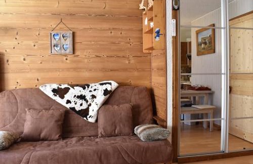 Meribel Apartment | Studio cabine à Méribel, 4 personnes, terrasse sud, parking privé, casier à skis, lave-linge - FR-1-180-210