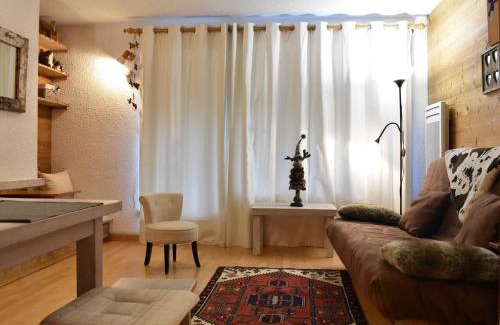 Meribel Apartment | Studio cabine à Méribel, 4 personnes, terrasse sud, parking privé, casier à skis, lave-linge - FR-1-180-210
