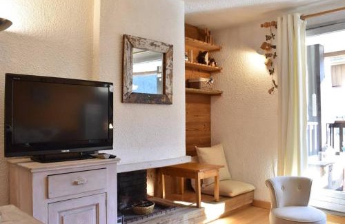 Meribel Apartment | Studio cabine à Méribel, 4 personnes, terrasse sud, parking privé, casier à skis, lave-linge - FR-1-180-210
