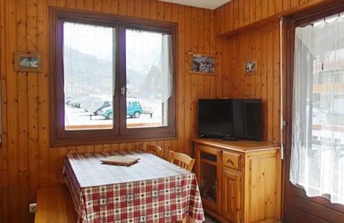 Le Grand-Bornand Apartment | Studio cabine 4 pers. proche patinoire et pistes, parking, ménage inclus, navette à proximité - FR-1-241-157