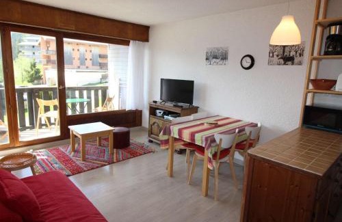 Auris Apartment | Studio cabine 4 pers au pied des pistes avec balcon - Auris en Oisans - FR-1-297-331