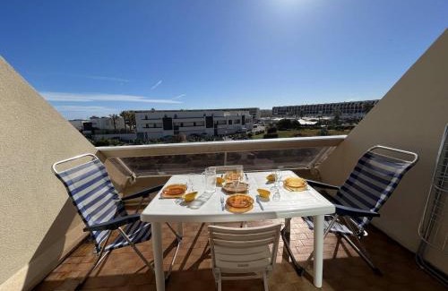 Naturist Village Apartment | Studio cabine au Cap d'Agde, 4 couchages, terrasse, parking, plage à proximité - FR-1-249A-40
