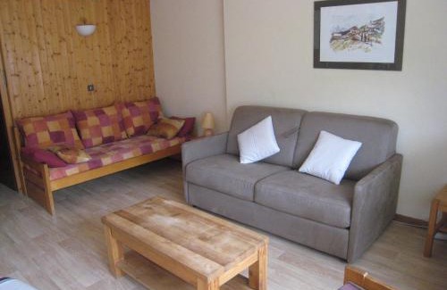 La Clusaz Apartment | Studio cabine au centre, balcon sud, parking, proche pistes et commerces - FR-1-459-89