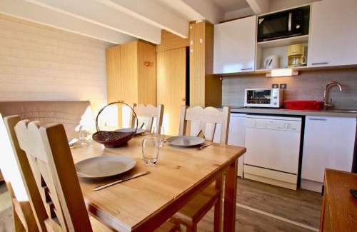 Chamrousse Apartment | Studio cabine avec balcon, parking couvert, animaux non admis - FR-1-340-122