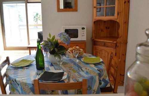 Frejus Plage Apartment | Studio cabine bord de mer, 4 pers, terrasse, rés. calme - FR-1-226A-57
