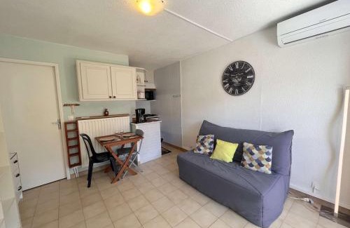 Saint-Raphael Apartment | Studio cabine climatisé avec terrasse et garage - 4 couchages, St Raphaël - FR-1-226A-180