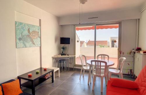 Carnon-Plage Apartment | Studio Cabine ensoleillé, terrasse, proche plage, port et commerces à Carnon-Plage - FR-1-715-72