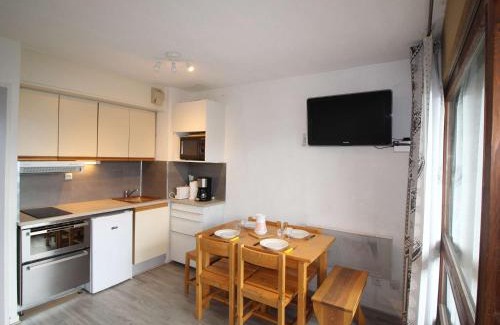 Auris Apartment | Studio cabine fermée 4 pers au pied des pistes avec parking - Auris en Oisans - FR-1-297-334