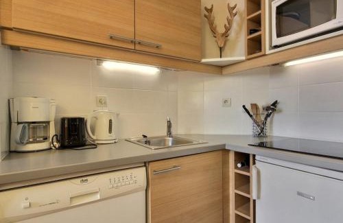 Belle Plagne Apartment | Studio cabine 4 pers, balcon, proche pistes et commerces - FR-1-455-183