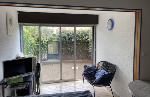 Le Grau-dʼAgde Apartment | Studio cabine mer rd jardin plage à 400m ts commerces 4 pers (2 gds & 2 children)