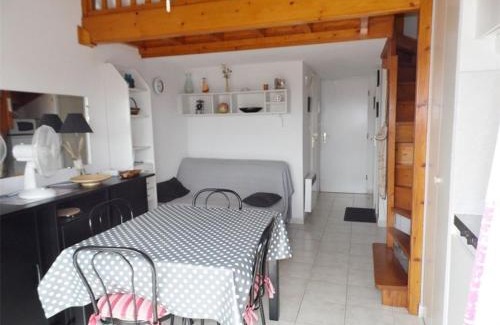 Marseillan Plage Apartment | Studio Cabine Mezzanine - Terrasse, Parking Privé, Entièrement Équipé - 4 Couchages - FR-1-326-606