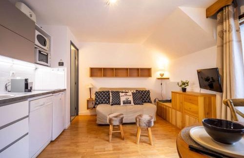 Saint-Lary-Soulan Apartment | Studio Cabine pour 4 à Saint-Lary-Soulan avec Balcon, Parking et Proche Téléphérique - FR-1-296-431