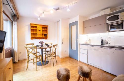 Saint-Lary-Soulan Apartment | Studio Cabine pour 4 à Saint-Lary-Soulan avec Balcon, Parking et Proche Téléphérique - FR-1-296-431