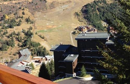 Meribel-Mottaret Apartment | Studio cabine pour 4 à Méribel Mottaret, balcon sud, proche pistes et commerces - FR-1-411-473