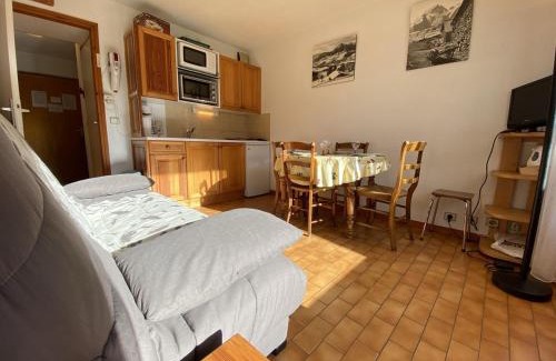 Praz-sur-Arly Apartment | Studio Cabine près des pistes avec parking privé à Praz-Sur-Arly - FR-1-603-92