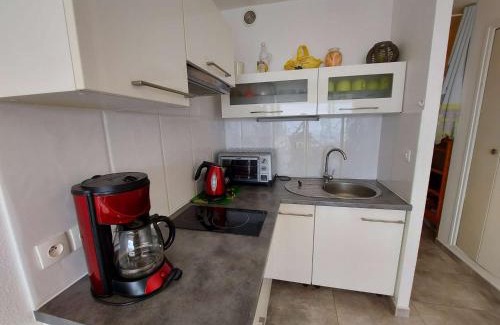Le Grau-dʼAgde Apartment | Studio cabine rénové 4 pers, proche plage, Le Grau d'Agde - FR-1-423-208