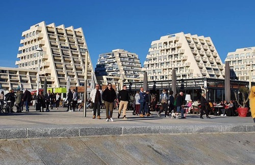 La Grande-Motte Apartment | studio cabines 6 couchages 150 m de la plage et à quelques secondes des commerces wifi gratuit