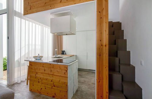 Se Apartment | Studio 'Casa Vermelha I' with Terrace, Wi-Fi & A/C