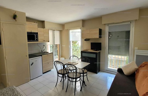 Sanary-sur-Mer Apartment | Studio city center Sanary for 3