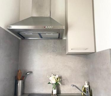 Saint-Louis Apartment | Studio Clara - proche gare et aéroport, balcon
